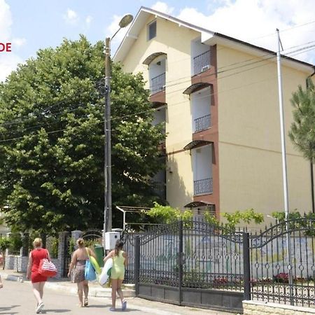 Vila Cu Livada Костинещи Екстериор снимка
