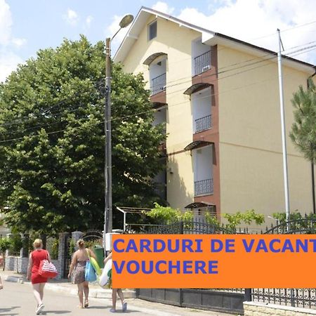 Vila Cu Livada Костинещи Екстериор снимка