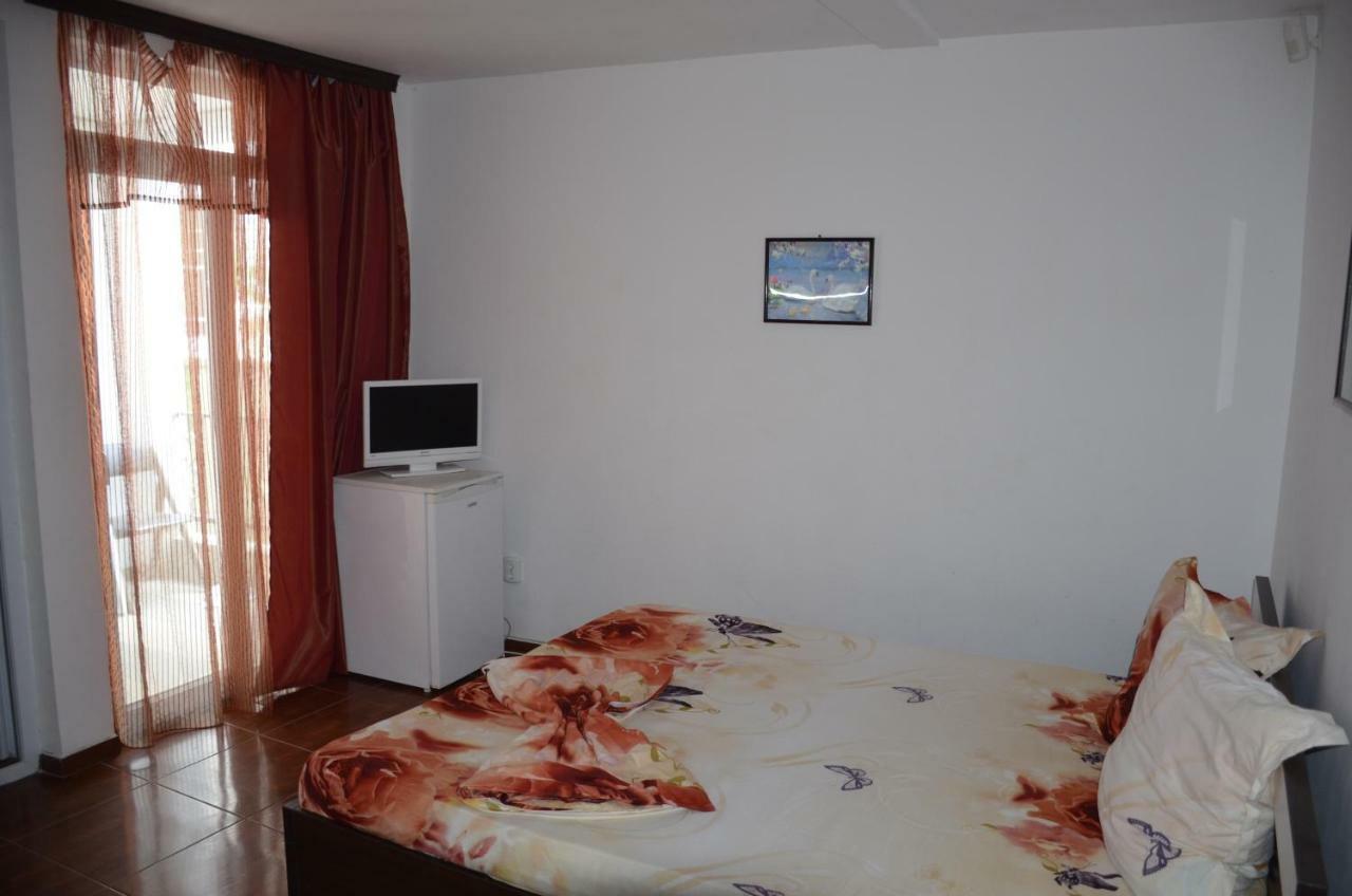 Vila Cu Livada Костинещи Екстериор снимка